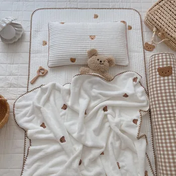 O Coreano De Lã Bebê Crianças Manta Urso Bordado Infantil Roupa De Cama Cobertores De Bebê Moisés Cesta De Berço Cobertor Carrinho De Cobre
